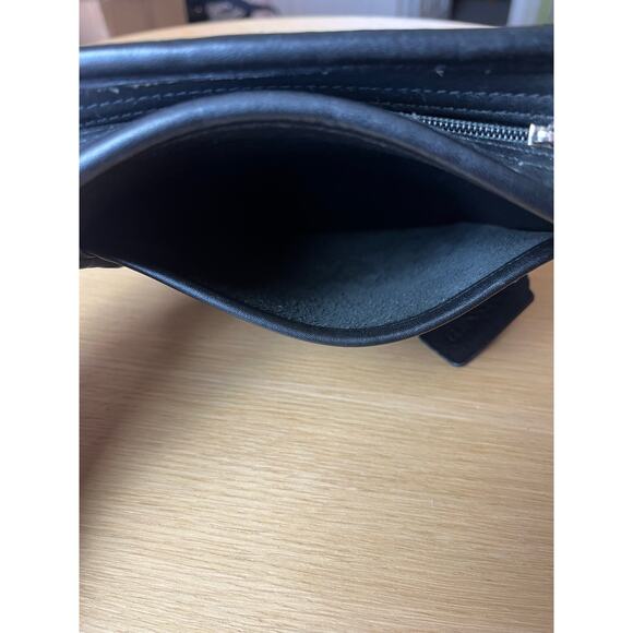 Coach | Vintage Black Leather Camera Shoulder Bag Style 9817 - Picture 7 of 9